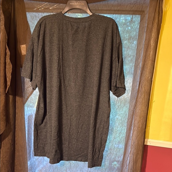 Modelo Men’s XL Gray Short Sleeve Tee with Emblem Design - Picture 5 of 5